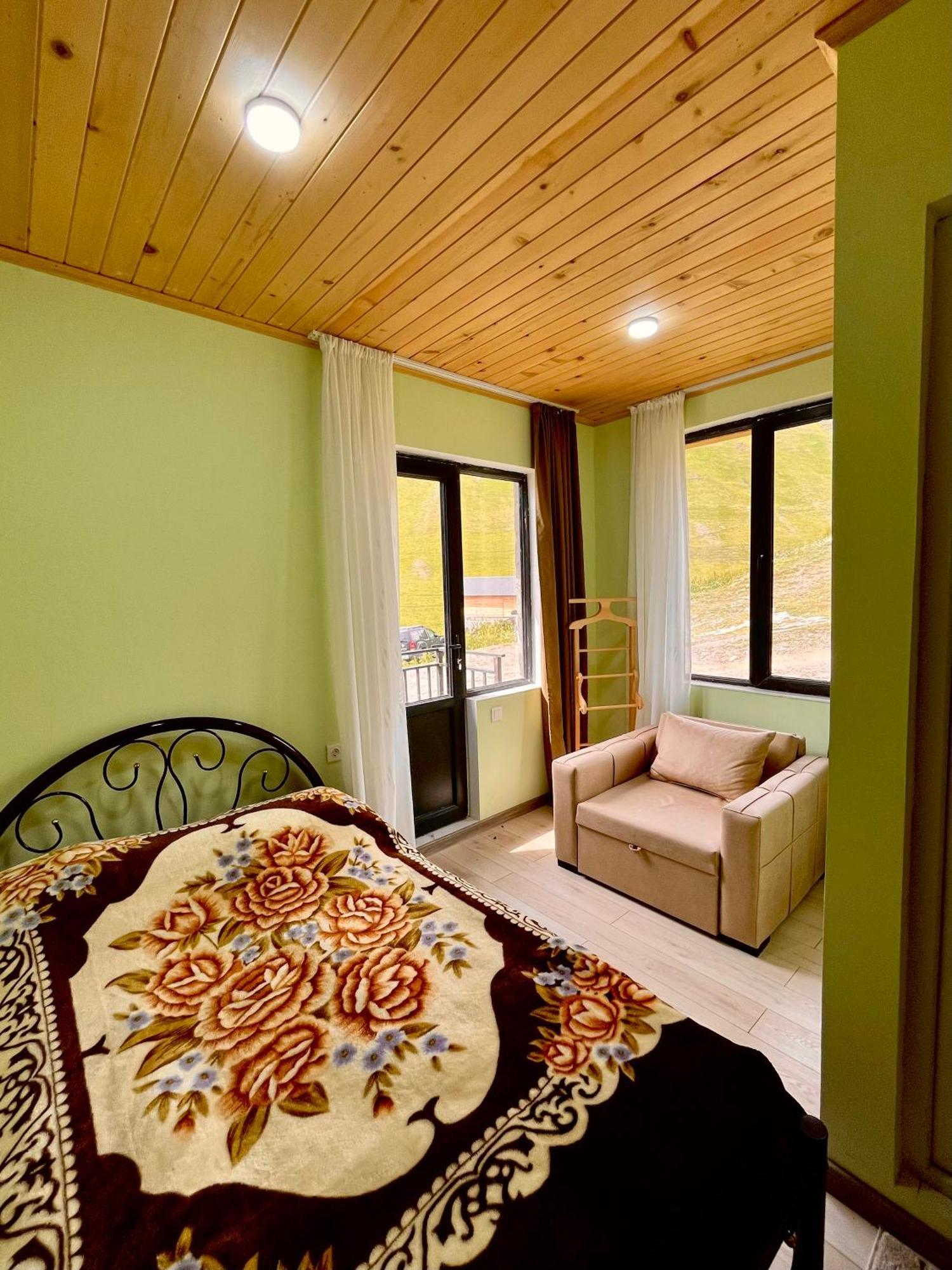 Hotel Gamarjoba Guest And Art House Ushguli Zewnętrze zdjęcie
